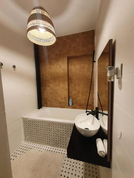 Spacious And Quiet 1Br Apartment In Floreasca Bucureşti Eksteriør bilde