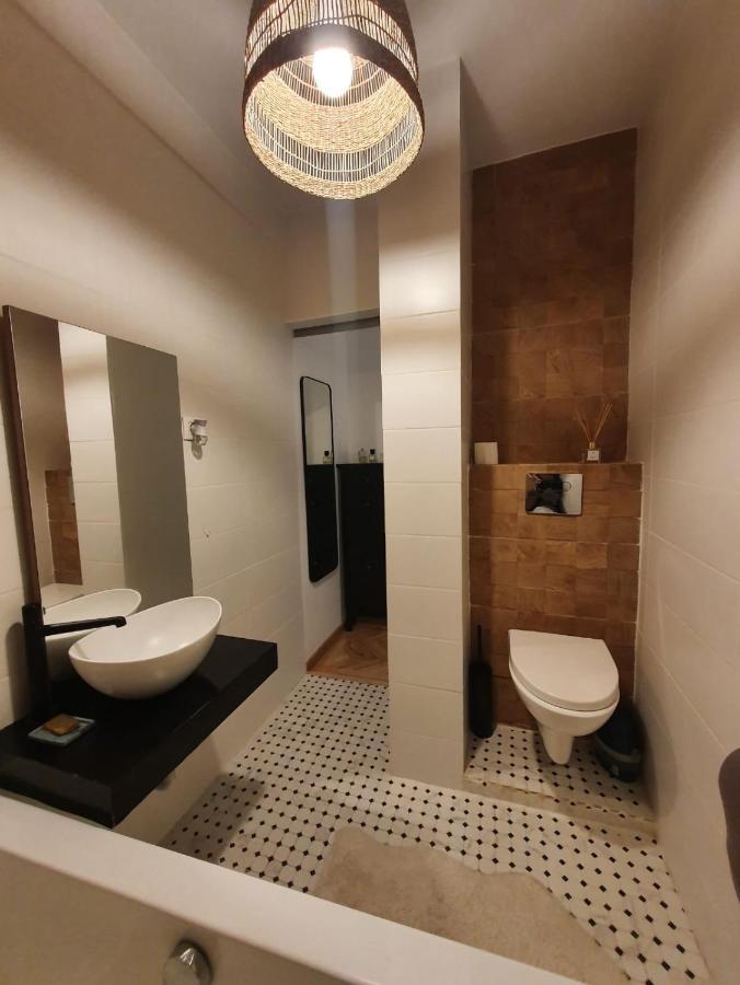 Spacious And Quiet 1Br Apartment In Floreasca Bucureşti Eksteriør bilde
